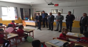 İlköğretim Haftası Yunus Emre İlkokulunda ilçe kaymakam vekili Abdulkadir IŞIK ve protokol heyetinin katılımıyla kutlandı.